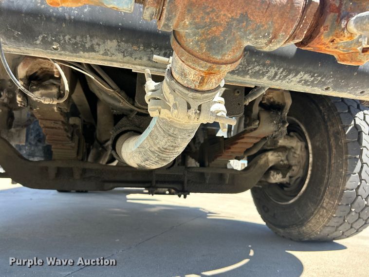 image for item FC2763 1998 Ford LT8513 water truck