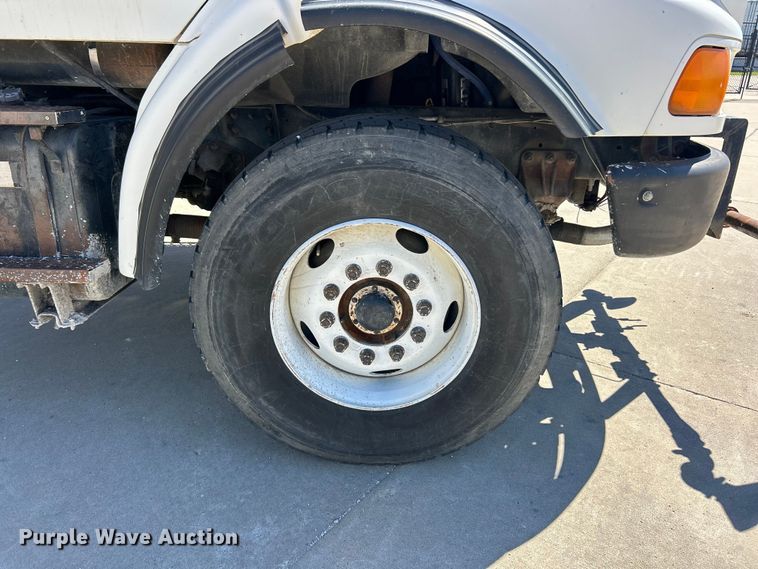 image for item FC2763 1998 Ford LT8513 water truck