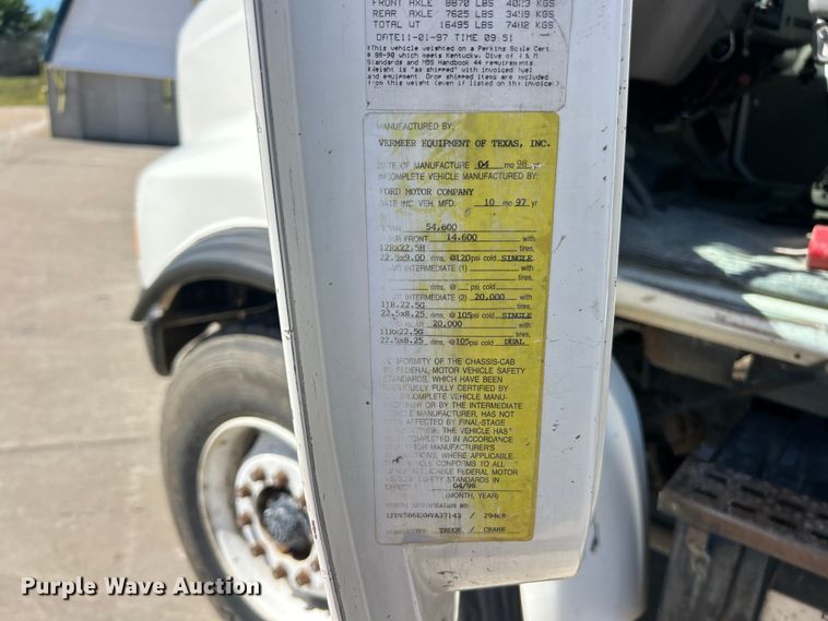 image for item FC2763 1998 Ford LT8513 water truck