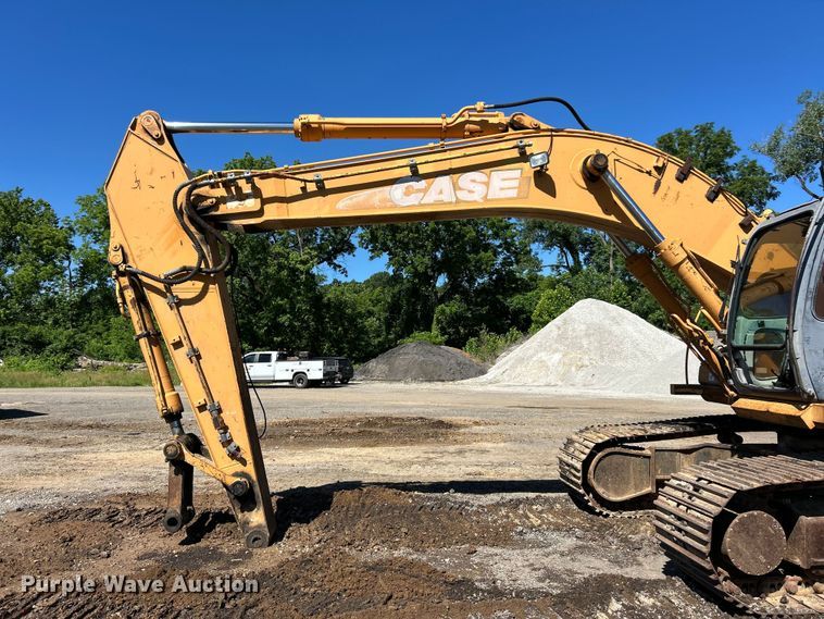 image for item FC2770 2004 Case CX330 excavator