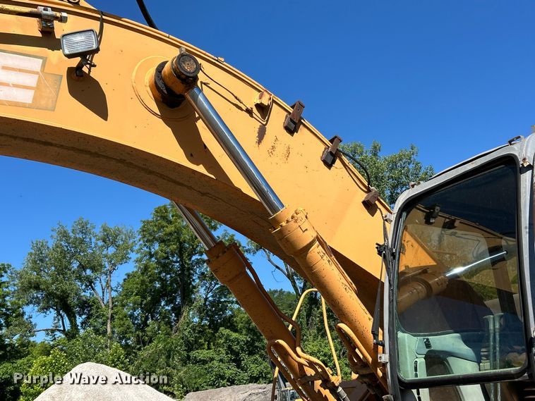 image for item FC2770 2004 Case CX330 excavator