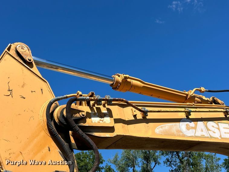 image for item FC2770 2004 Case CX330 excavator