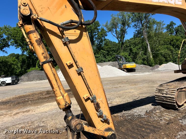 image for item FC2770 2004 Case CX330 excavator