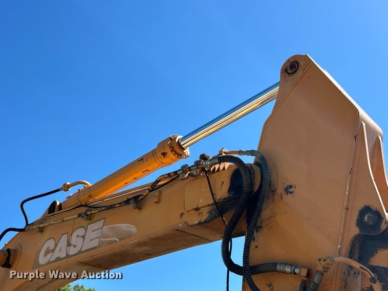 image for item FC2770 2004 Case CX330 excavator