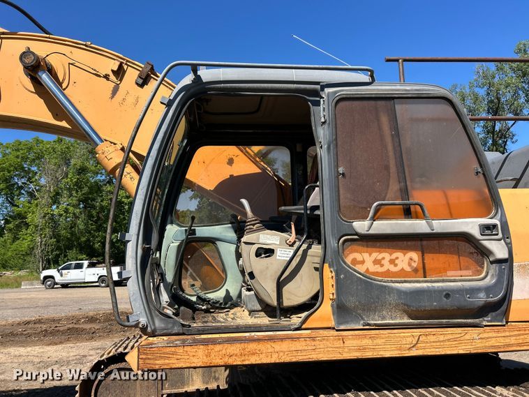 image for item FC2770 2004 Case CX330 excavator