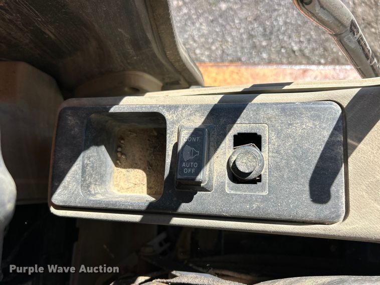 image for item FC2770 2004 Case CX330 excavator