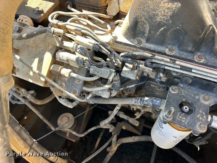 image for item FC2770 2004 Case CX330 excavator