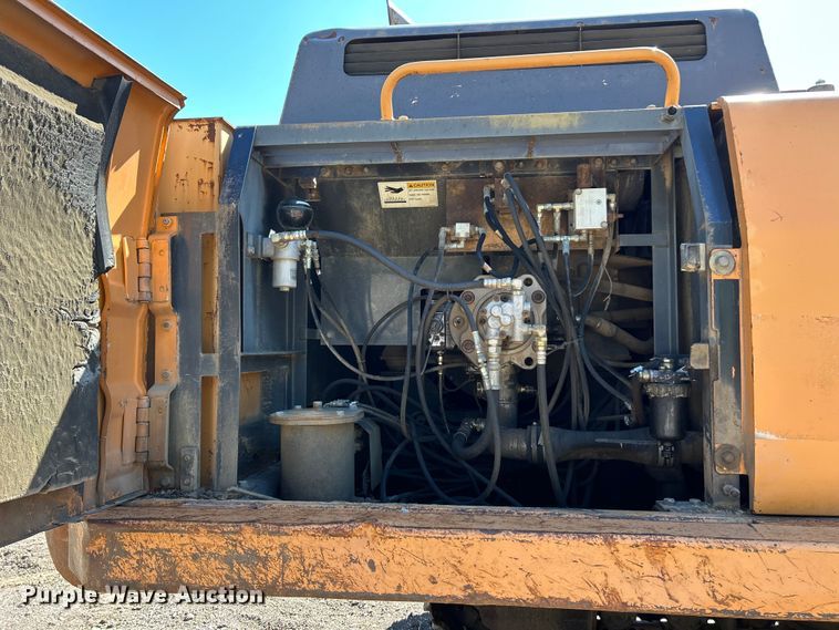 image for item FC2770 2004 Case CX330 excavator