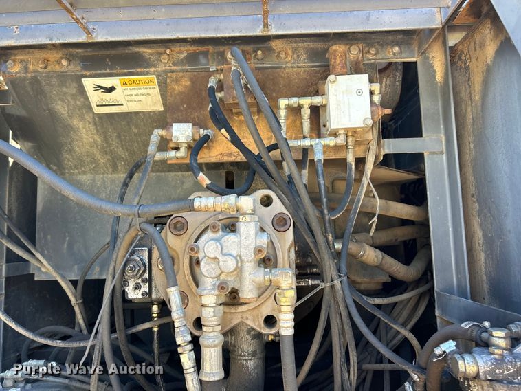 image for item FC2770 2004 Case CX330 excavator