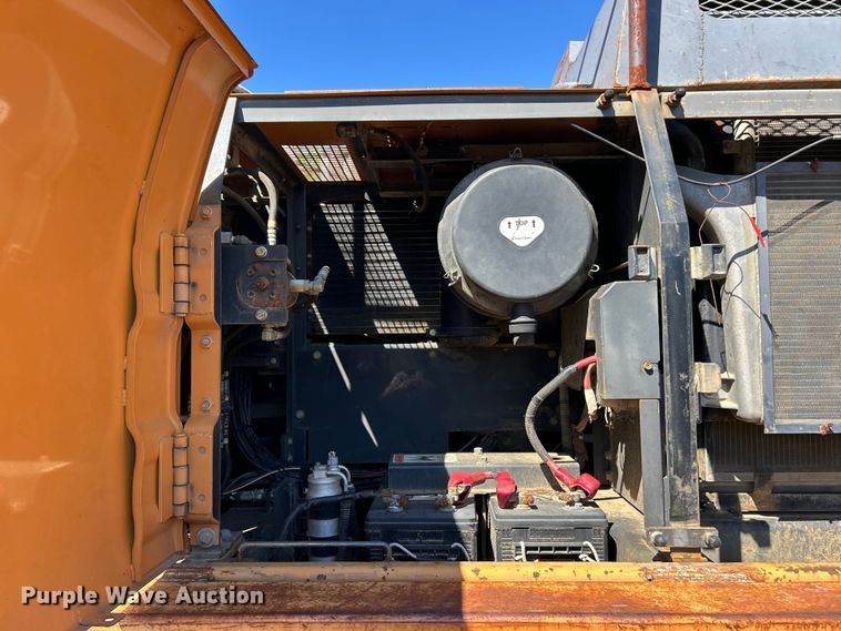 image for item FC2770 2004 Case CX330 excavator