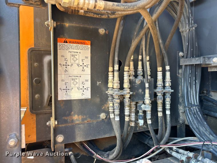image for item FC2770 2004 Case CX330 excavator