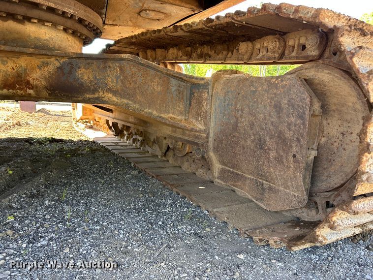 image for item FC2770 2004 Case CX330 excavator