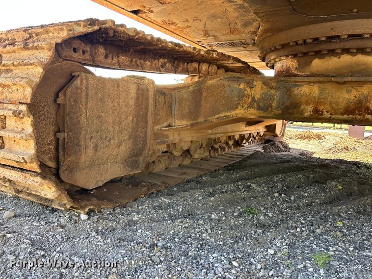 image for item FC2770 2004 Case CX330 excavator