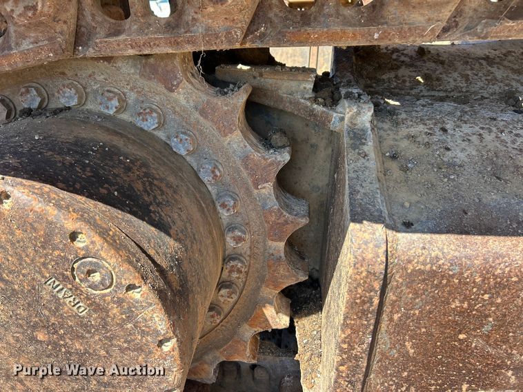 image for item FC2770 2004 Case CX330 excavator