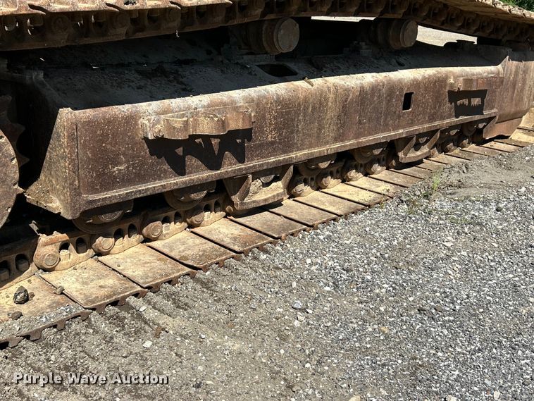 image for item FC2770 2004 Case CX330 excavator