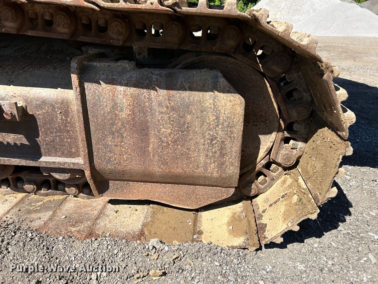 image for item FC2770 2004 Case CX330 excavator