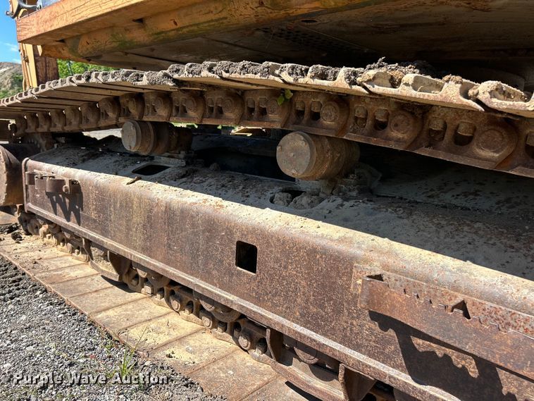 image for item FC2770 2004 Case CX330 excavator