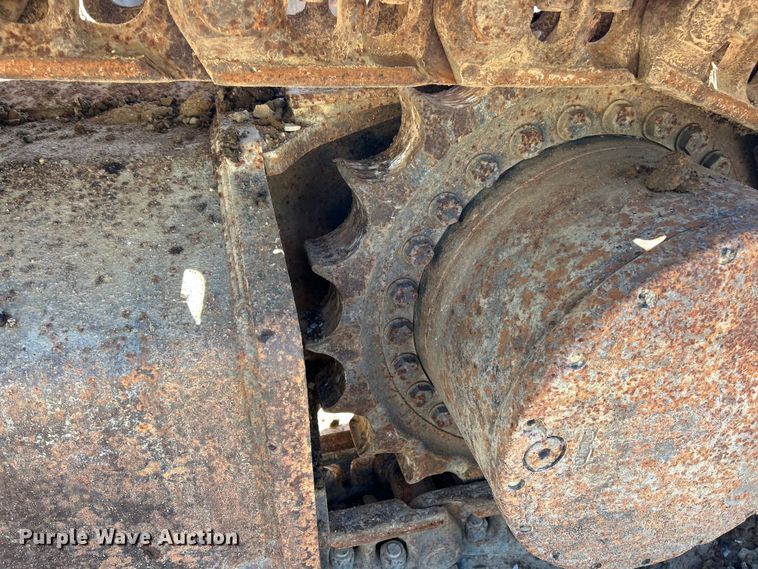 image for item FC2770 2004 Case CX330 excavator
