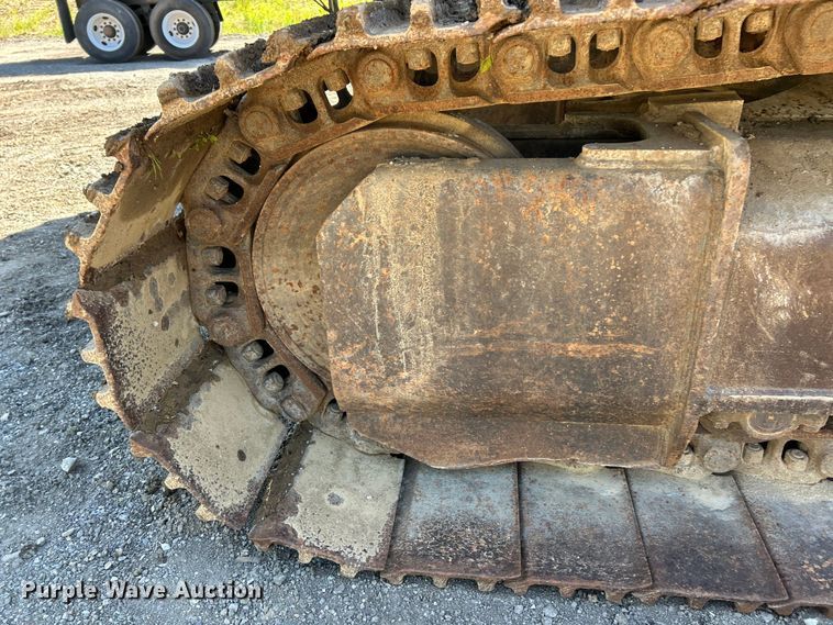 image for item FC2770 2004 Case CX330 excavator
