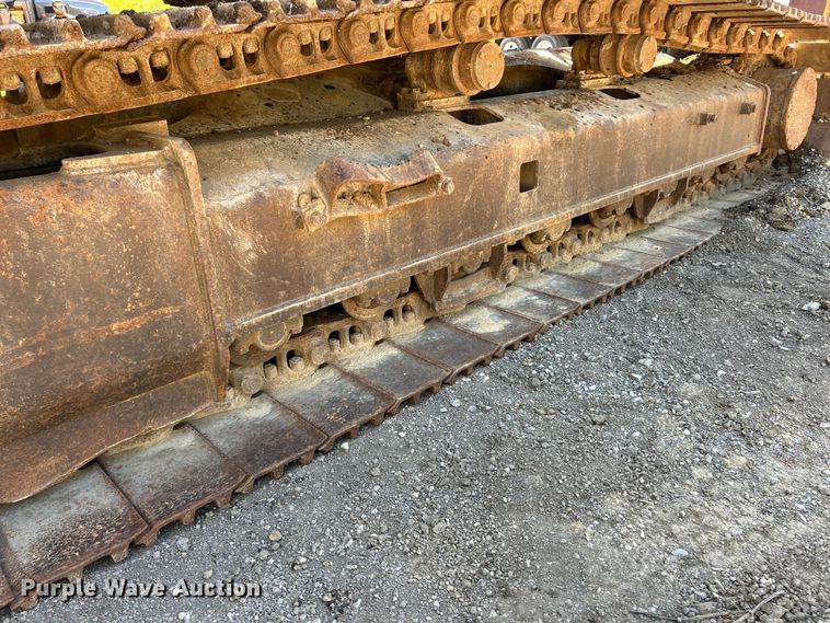 image for item FC2770 2004 Case CX330 excavator