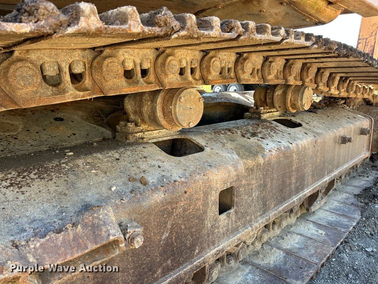 image for item FC2770 2004 Case CX330 excavator