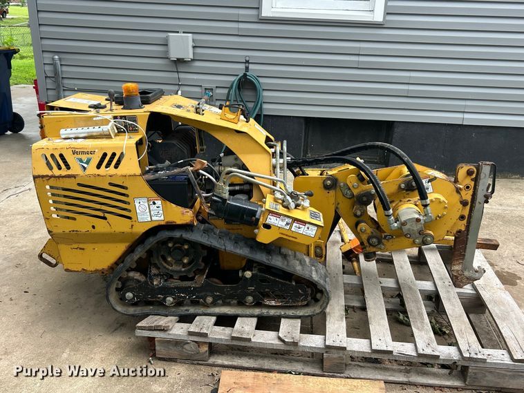 image for item FC2778 2018 Vermeer SPX25 vibratory cable plow