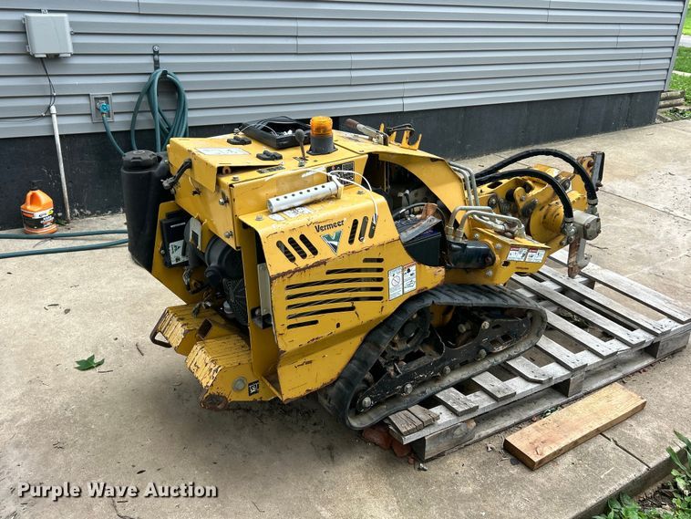 image for item FC2778 2018 Vermeer SPX25 vibratory cable plow