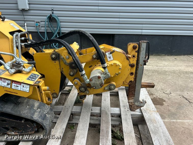 image for item FC2778 2018 Vermeer SPX25 vibratory cable plow