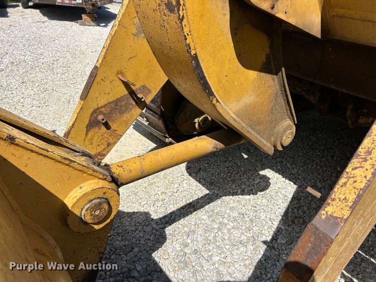 image for item FC2781 1995 Caterpillar 953B track loader