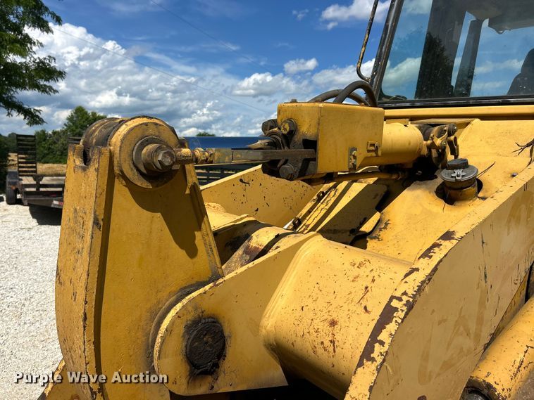 image for item FC2781 1995 Caterpillar 953B track loader