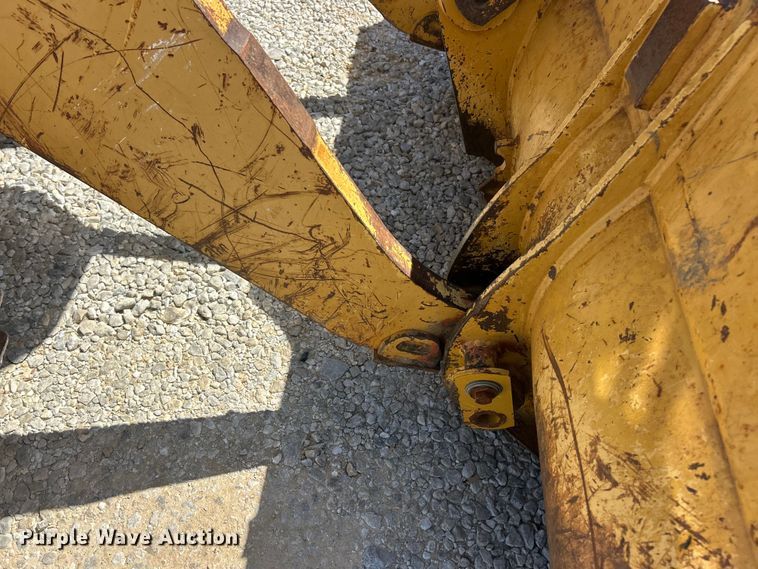 image for item FC2781 1995 Caterpillar 953B track loader