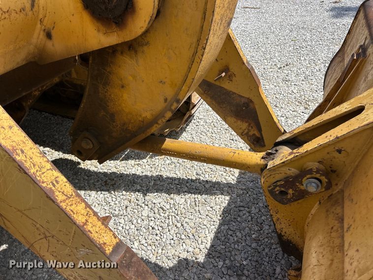 image for item FC2781 1995 Caterpillar 953B track loader