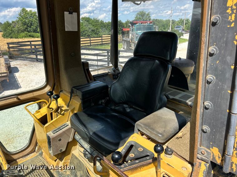 image for item FC2781 1995 Caterpillar 953B track loader