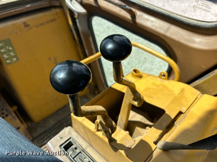 image for item FC2781 1995 Caterpillar 953B track loader