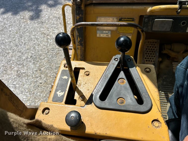 image for item FC2781 1995 Caterpillar 953B track loader