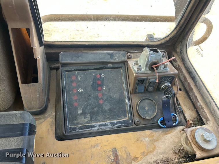 image for item FC2781 1995 Caterpillar 953B track loader