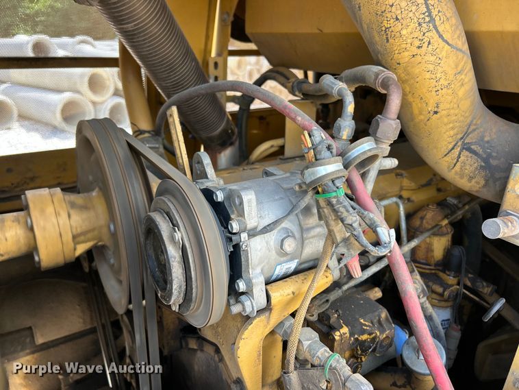 image for item FC2781 1995 Caterpillar 953B track loader