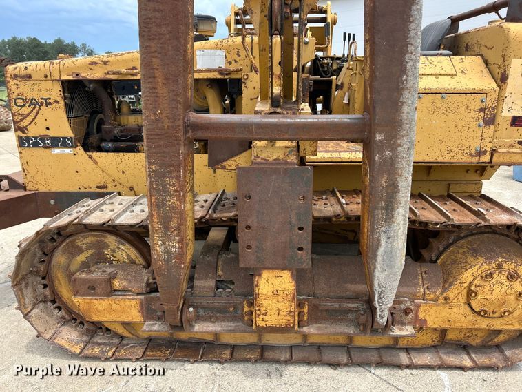 image for item FC2785 1977 Caterpillar D5 pipelayer