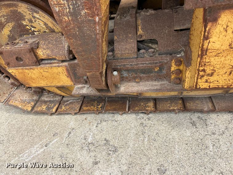 image for item FC2785 1977 Caterpillar D5 pipelayer