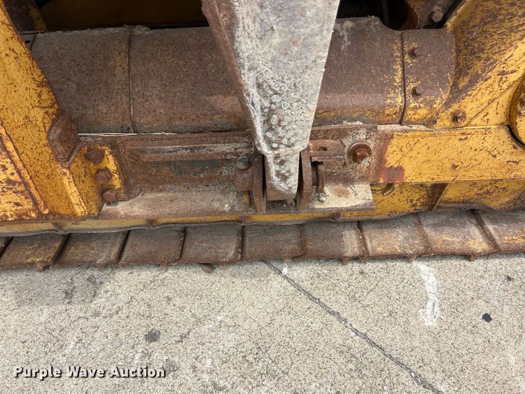 image for item FC2785 1977 Caterpillar D5 pipelayer