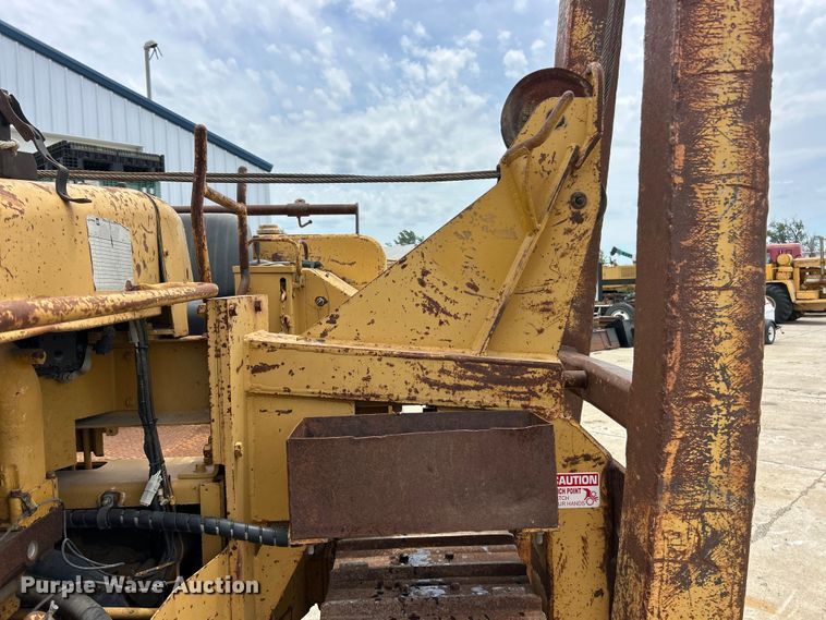 image for item FC2785 1977 Caterpillar D5 pipelayer