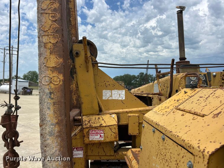 image for item FC2785 1977 Caterpillar D5 pipelayer