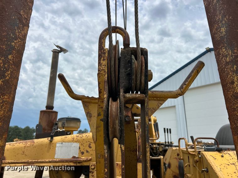 image for item FC2785 1977 Caterpillar D5 pipelayer