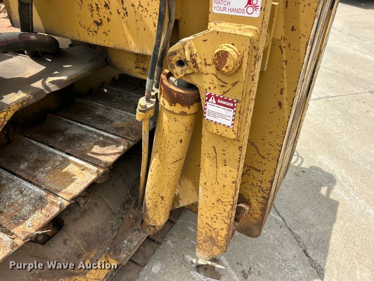 image for item FC2785 1977 Caterpillar D5 pipelayer