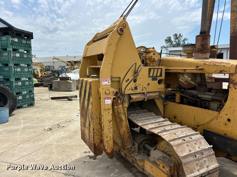 image for item FC2785 1977 Caterpillar D5 pipelayer