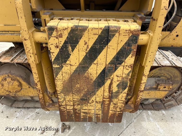 image for item FC2785 1977 Caterpillar D5 pipelayer