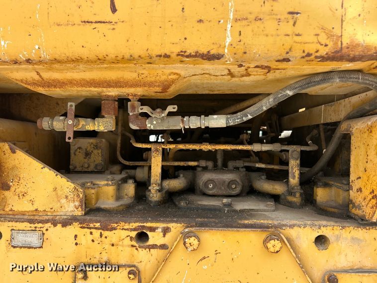 image for item FC2785 1977 Caterpillar D5 pipelayer