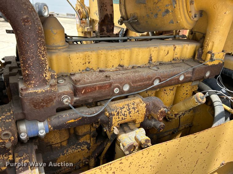 image for item FC2785 1977 Caterpillar D5 pipelayer