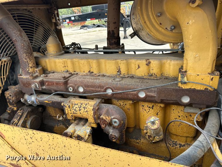 image for item FC2785 1977 Caterpillar D5 pipelayer