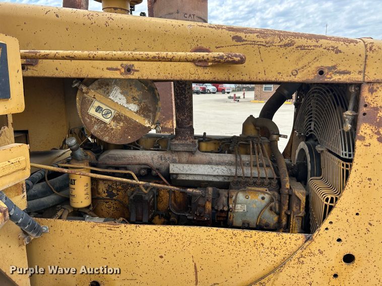 image for item FC2785 1977 Caterpillar D5 pipelayer